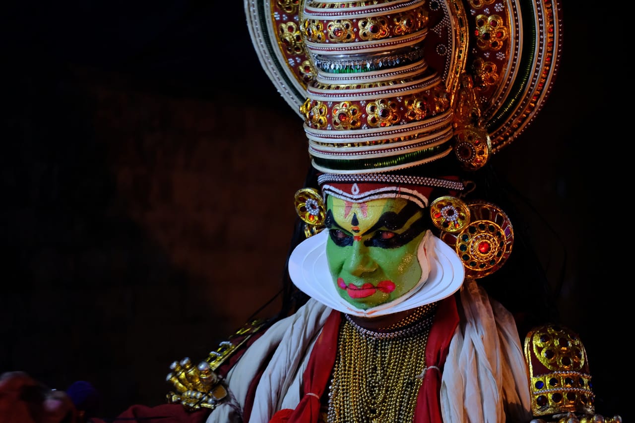 kathakali-dance-form-of-kerala-history-culture-travellinkslive